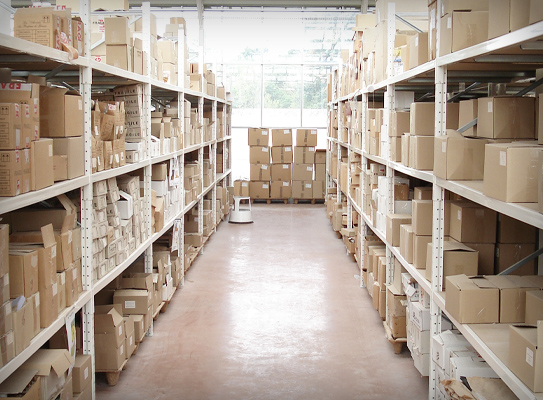 stock des parfums à Pierrelatte